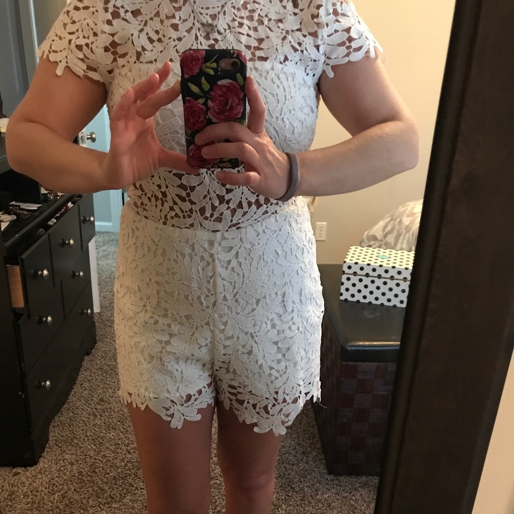 LACE ROMPER - Picture 4 of 8